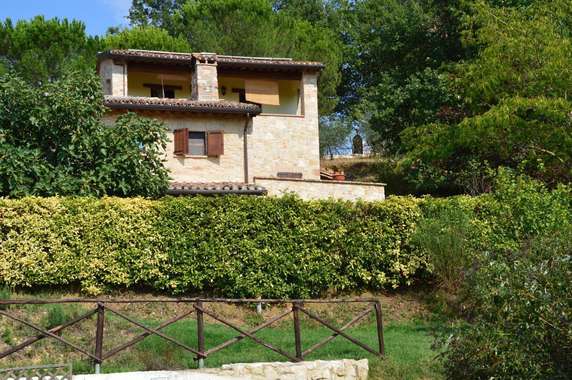 Agriturismo Bio Tra Cielo E Terra Apartment Grutti Bagian luar foto